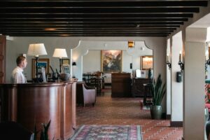 Overbooking in Hotel: Gestione tecnica e rischi per la struttura